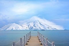 属蛇夜里十二点出生好吗？命理特点与影响解析